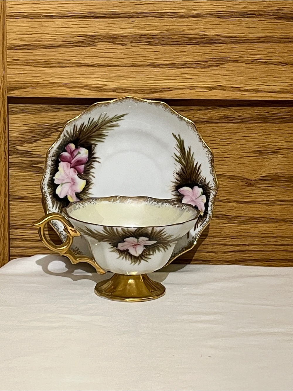 Marilyn Exclusive Porcelain Floral Teacup and Saucer with Pink Flowers Gold Trim